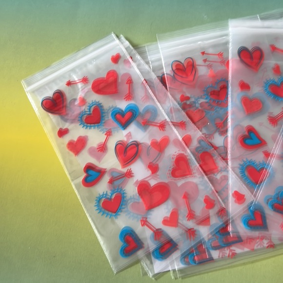 25 pcs Valentine's Bags Plastic Bags 3.5"x6.5" Inches - Picture 3 of 7